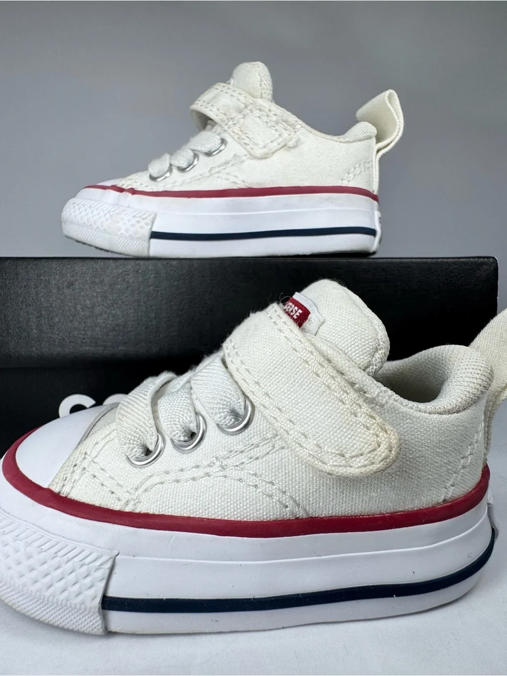 Converse All star toddler size 2 White Canvas Sneakers with Red & Navy Trim